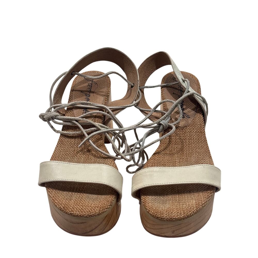 Women’s 9 (39 Euro) Free People Clogs